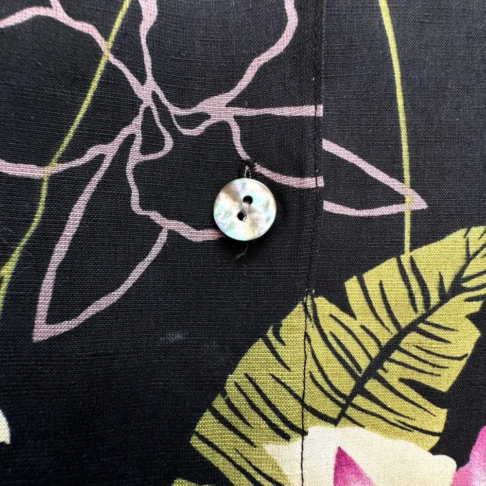 TOMMY BAHAMA Vintage Silk & Linen Short Sleeve Button Up Hawaiian Floral Shirt - Picture 2 of 4